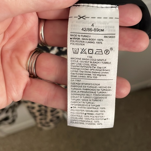 Leopard print, full length 3/4 length sleeves. Only worn one time, nearly new. - Picture 5 of 6